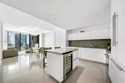 88 SW 7th St #2105, Miami, FL 33130 - Photo 5