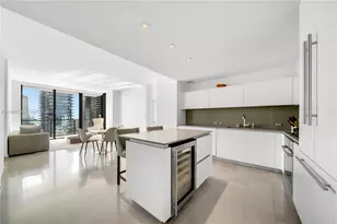 88 SW 7th St, Miami, FL 33130 - Photo 5