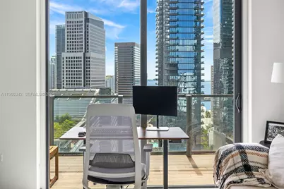88 SW 7th St #2105, Miami, FL 33130 - Photo 15