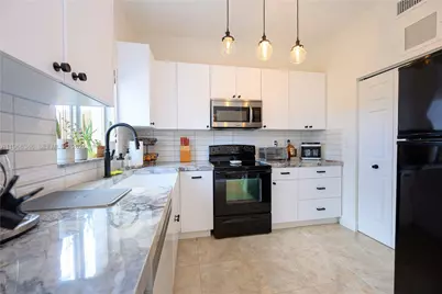 17815 NW 74th Ct #17815, Hialeah, FL 33015 - Photo 9