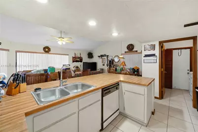 21193 Raindance Ln, Boca Raton, FL 33428 - Photo 19