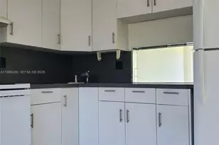 851 NE 14th Ave, Hallandale Beach, FL 33009 - Photo 9