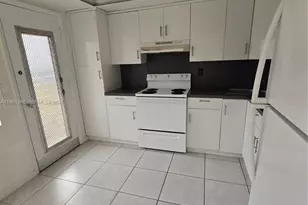 851 NE 14th Ave, Hallandale Beach, FL 33009 - Photo 7