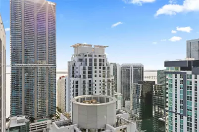 1000 Brickell Plz #4605, Miami, FL 33131 - Photo 17