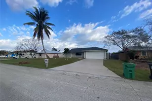 371 SE Fairchild Ave, Port Saint Lucie, FL 34984 - Photo 1