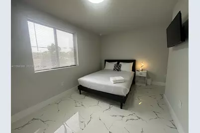 1074 NW 61st St #B, Miami, FL 33127 - Photo 9