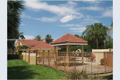 7610 Westwood Dr #120, Tamarac, FL 33321 - Photo 5