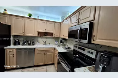 4001 Hillcrest Dr #705, Hollywood, FL 33021 - Photo 11