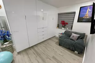 8635 NW 8th St, Miami, FL 33126 - Photo 13