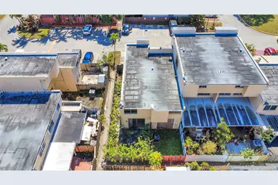 1115 W 38th Ter #50, Hialeah, FL 33012 - Photo 17