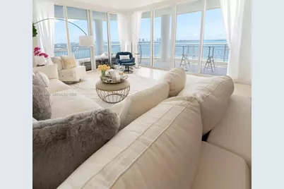 848 Brickell Key Dr #1601, Miami, FL 33131 - Photo 3