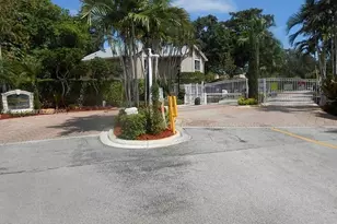 128 Laurel Rd, Hollywood, FL 33021 - Photo 1