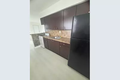 1400 W 29th St #8, Hialeah, FL 33012 - Photo 7