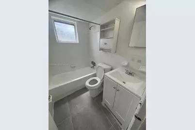 1400 W 29th St #8, Hialeah, FL 33012 - Photo 5