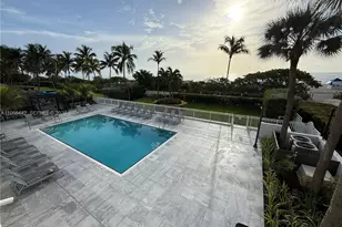 4301 Collins Ave, Miami Beach, FL 33140 - Photo 25