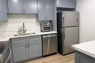 4301 Collins Ave, Miami Beach, FL 33140 - Photo 5