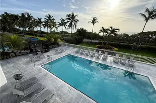 4301 Collins Ave, Miami Beach, FL 33140 - Photo 3