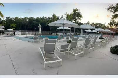 100 Bayview Dr #412, Sunny Isles Beach, FL 33160 - Photo 23