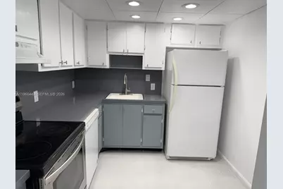 100 Bayview Dr #412, Sunny Isles Beach, FL 33160 - Photo 9