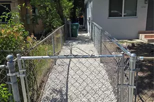 1230 NW 70th St, Miami, FL 33147 - Photo 9