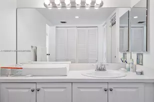 100 Bayview Dr, Sunny Isles Beach, FL 33160 - Photo 17