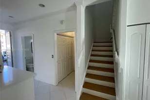 703 NE 195th St, Miami, FL 33179 - Photo 3