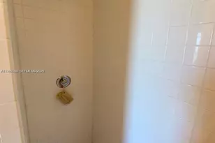 10 SW South River Dr, Miami, FL 33130 - Photo 37