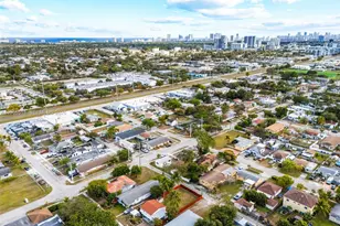 2210 Roosevelt St, Hollywood, FL 33020 - Photo 17