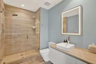 5775 Collins Ave #506, Miami Beach, FL 33140 - Photo 23