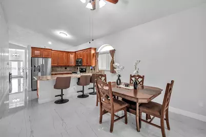 544 NW 159th Ln, Pembroke Pines, FL 33028 - Photo 15