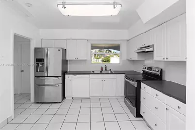 8820 SW 85th St, Miami, FL 33173 - Photo 13