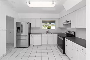 8820 SW 85th St, Miami, FL 33173 - Photo 13