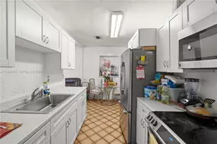 1271 NE 211th St, Miami, FL 33179 - Photo 3