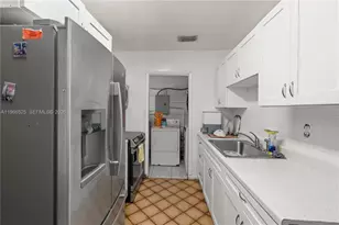 1271 NE 211th St, Miami, FL 33179 - Photo 5