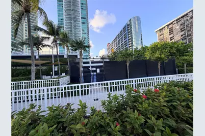 2101 Brickell Ave #2202, Miami, FL 33129 - Photo 35