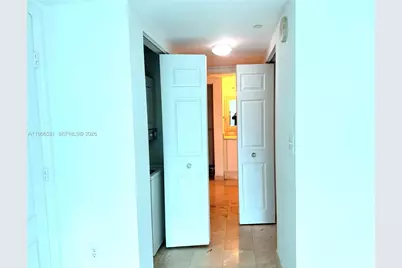 2101 Brickell Ave #2202, Miami, FL 33129 - Photo 11