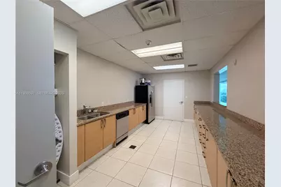 2101 Brickell Ave #2202, Miami, FL 33129 - Photo 17