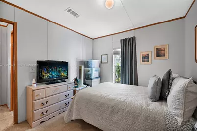 8701 SW 17th Ct, Davie, FL 33324 - Photo 11