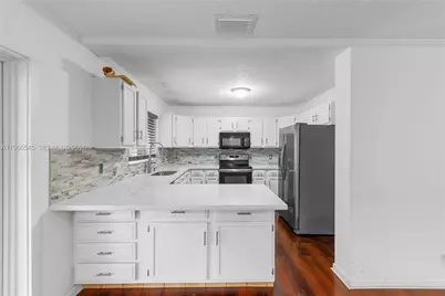 11069 Glenwood Dr, Coral Springs, FL 33065 - Photo 19