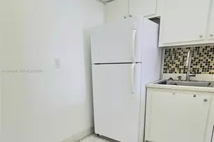 1000 Parkview Dr, Hallandale Beach, FL 33009 - Photo 5