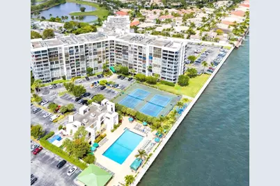 1000 Parkview Dr #605, Hallandale Beach, FL 33009 - Photo 27