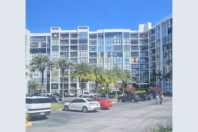 1000 Parkview Dr #605, Hallandale Beach, FL 33009 - Photo 3