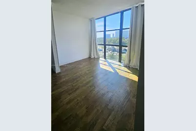 1000 Parkview Dr #605, Hallandale Beach, FL 33009 - Photo 9