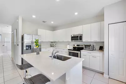 2361 NW 125th St, Miami, FL 33167 - Photo 17