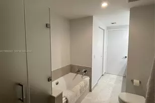 488 NE 18th St, Miami, FL 33132 - Photo 11