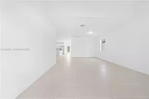 2442 SE 30th St, Homestead, FL 33035 - Photo 9