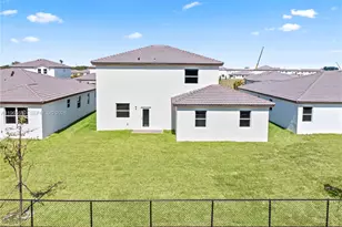 2442 SE 30th St, Homestead, FL 33035 - Photo 5