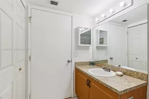 13800 SW 14th St, Pembroke Pines, FL 33027 - Photo 23