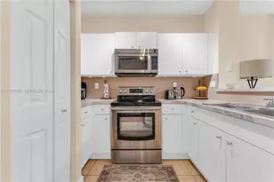 8844 S Isles Cir, Tamarac, FL 33321 - Photo 9