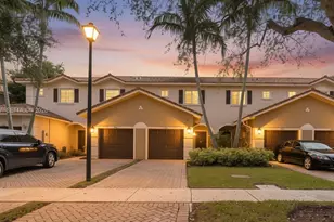 8844 S Isles Cir, Tamarac, FL 33321 - Photo 37